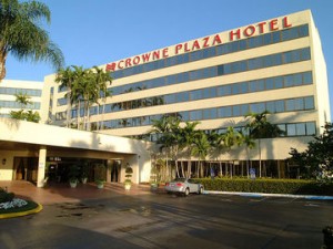  מלון- crowne plaza miami